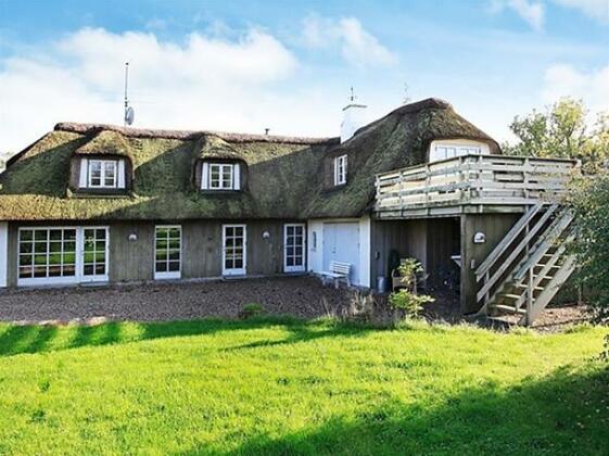 Five-Bedroom Holiday home in Nyborg - Photo2