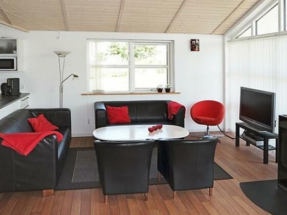 Four-Bedroom Holiday home in Hadsund 11 - Photo4
