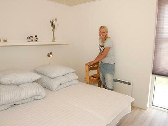 Four-Bedroom Holiday home in Hadsund 12 - Photo5