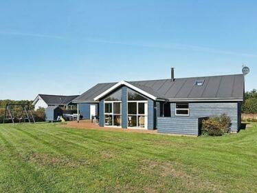 Four-Bedroom Holiday home in Hadsund 13