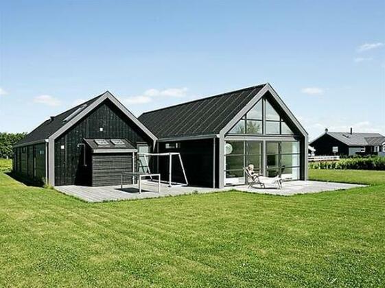 Four-Bedroom Holiday home in Hadsund 17 - Photo2