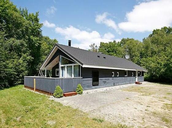 Four-Bedroom Holiday home in Hadsund 8 - Photo2