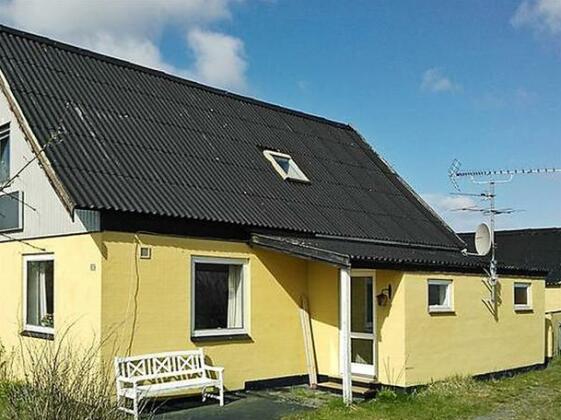 Three-Bedroom Holiday home in Gudhjem 1