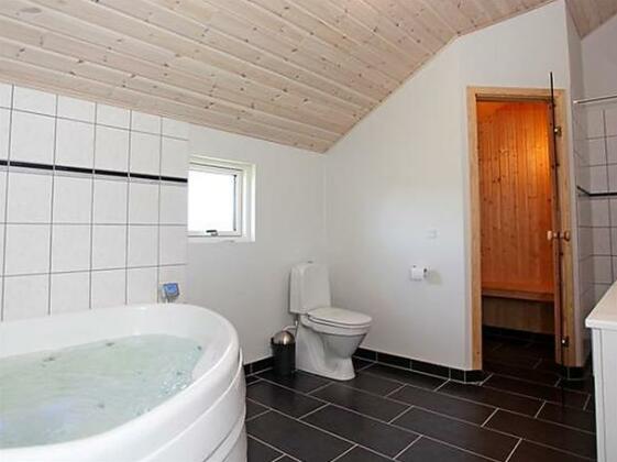 Four-Bedroom Holiday home in Rodby 7 - Photo5