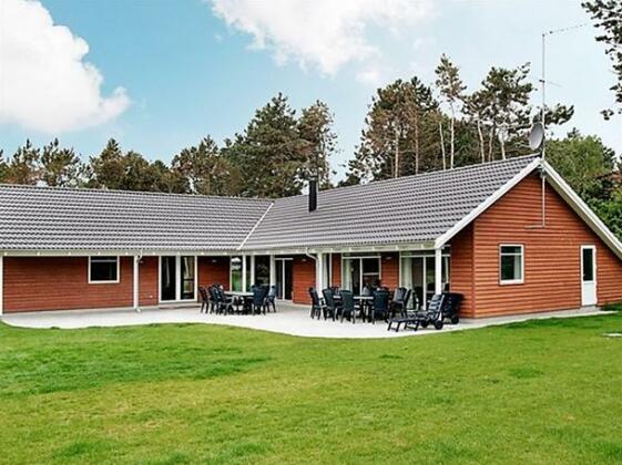 Six-Bedroom Holiday home in Rodby 1