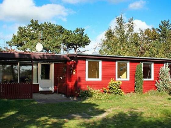 Three-Bedroom Holiday home in Ronne 1