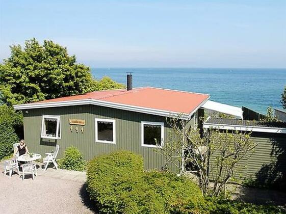 Two-Bedroom Holiday home in Ronne 1 - Photo3