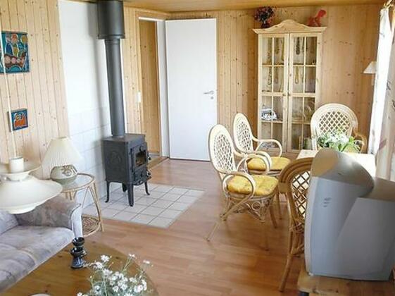 Two-Bedroom Holiday home in Ronne 1 - Photo4
