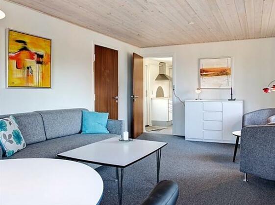 Two-Bedroom Holiday home in Allinge 14 - Photo5