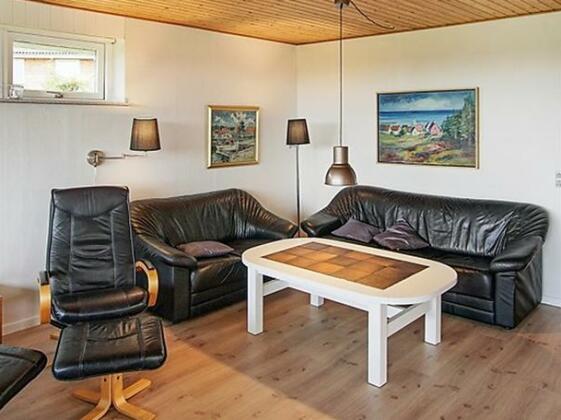 Three-Bedroom Holiday home in Allinge 2 - Photo5