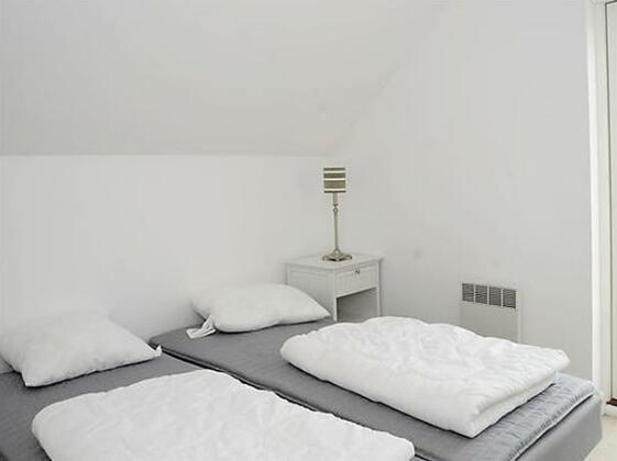 Four-Bedroom Holiday home in Gjern 3 - Photo4