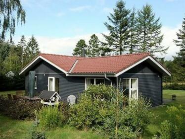 Three-Bedroom Holiday home in Bording 1