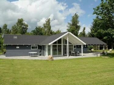 Three-Bedroom Holiday home in Silkeborg 3