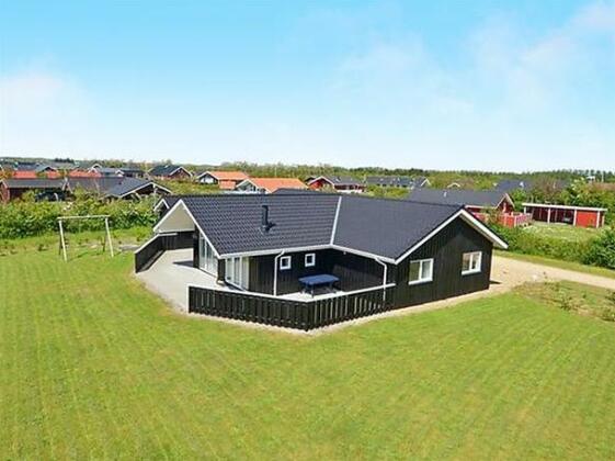 Four-Bedroom Holiday home in Tarm 1 - Photo2
