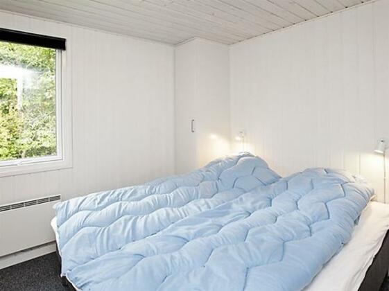 Two-Bedroom Holiday home in Tarm - Photo3