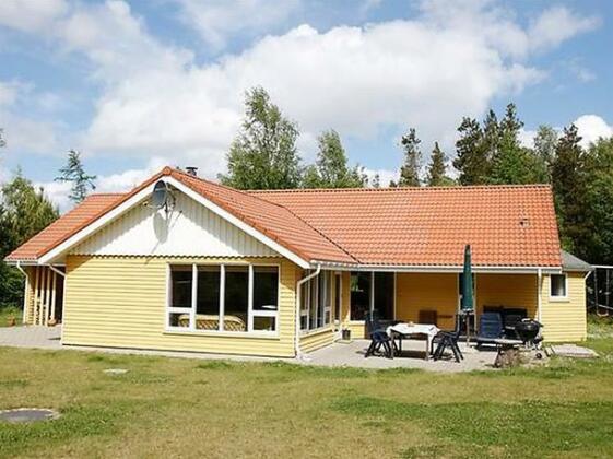 Three-Bedroom Holiday home in Hojslev 9