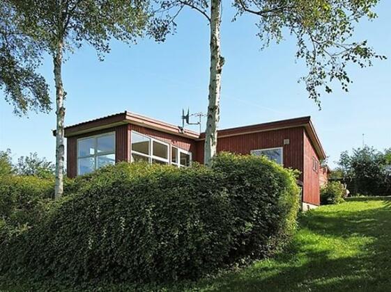 Two-Bedroom Holiday home in Roslev 2