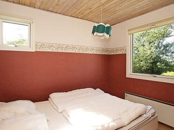 Two-Bedroom Holiday home in Roslev 2 - Photo3