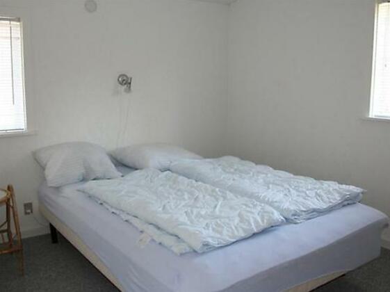 Three-Bedroom Holiday home in Nexo 32 - Photo4