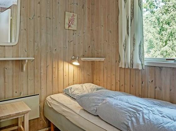 Three-Bedroom Holiday home in Aakirkeby 10 - Photo5