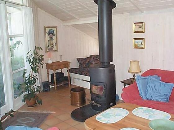 Three-Bedroom Holiday home in Koge - Photo4