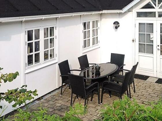 Three-Bedroom Holiday home in Stroby 5 - Photo2