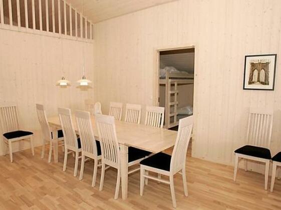 Four-Bedroom Holiday home in Storvorde - Photo2