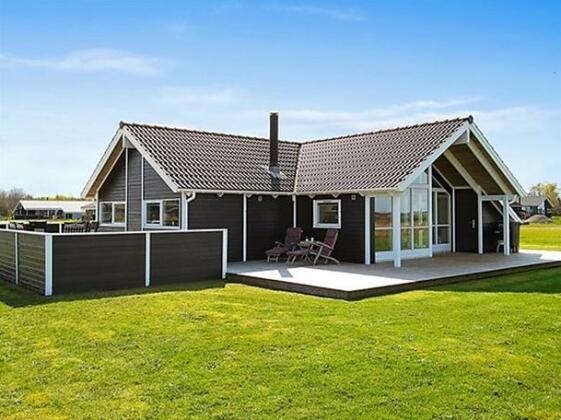 Three-Bedroom Holiday home in Storvorde 6 - Photo2