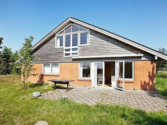 Four-Bedroom Holiday home in Thyholm 1 - Photo2