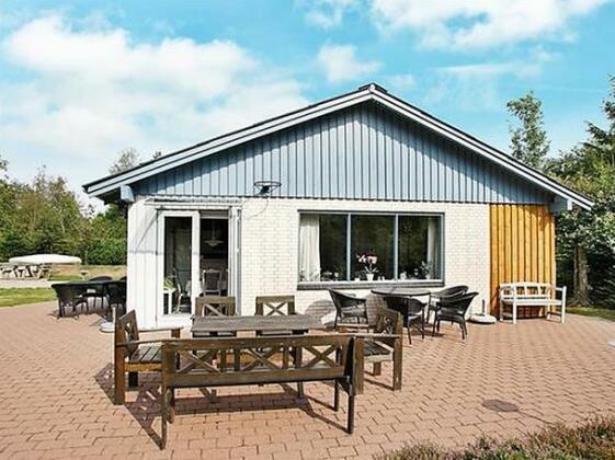 Three-Bedroom Holiday home in Thyholm 4 - Photo3