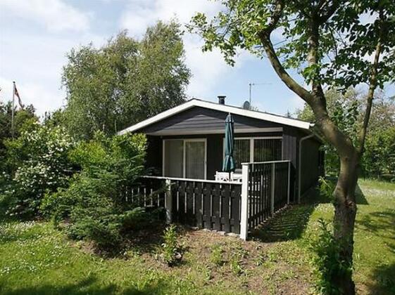 Two-Bedroom Holiday home in Thyholm 4