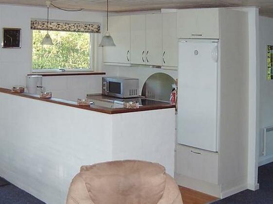 Two-Bedroom Holiday home in Thyholm 4 - Photo3