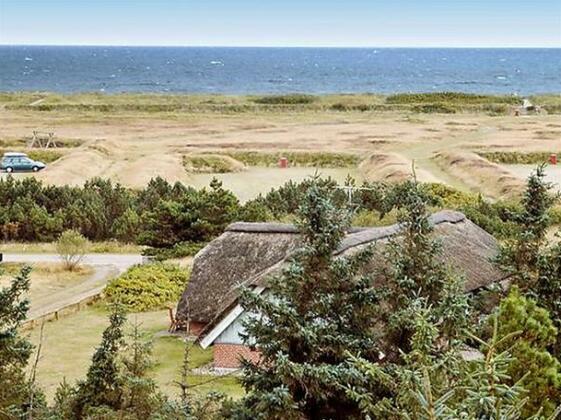 Five-Bedroom Holiday home in Blavand 8 - Photo3