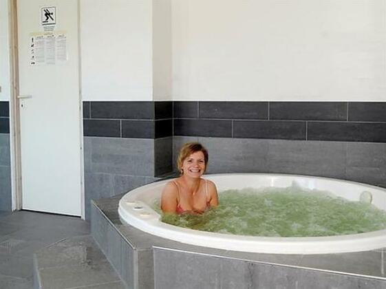 Five-Bedroom Holiday home in Blavand 8 - Photo5