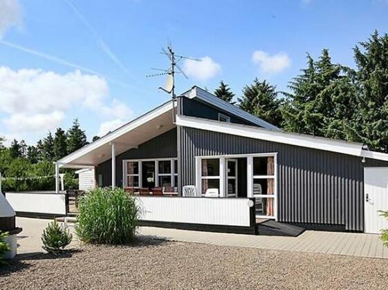 Five-Bedroom Holiday home in Vejers Strand 2