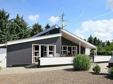 Five-Bedroom Holiday home in Vejers Strand 2