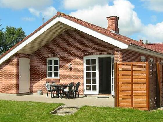 Four-Bedroom Holiday home in Blavand 1