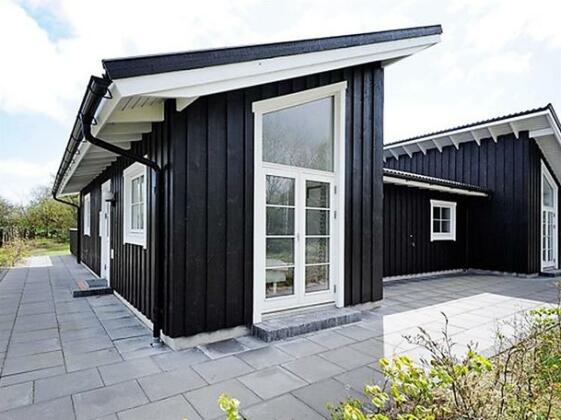 Four-Bedroom Holiday home in Blavand 11 - Photo3