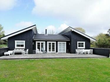 Four-Bedroom Holiday home in Blavand 11