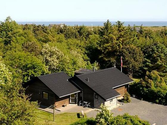 Four-Bedroom Holiday home in Blavand 14 - Photo2