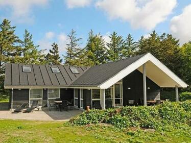 Four-Bedroom Holiday home in Blavand 15