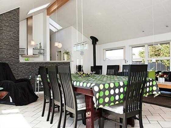 Four-Bedroom Holiday home in Blavand 24 - Photo4