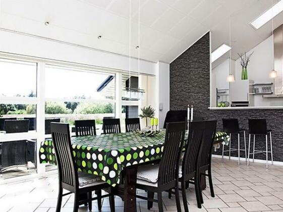 Four-Bedroom Holiday home in Blavand 24 - Photo5