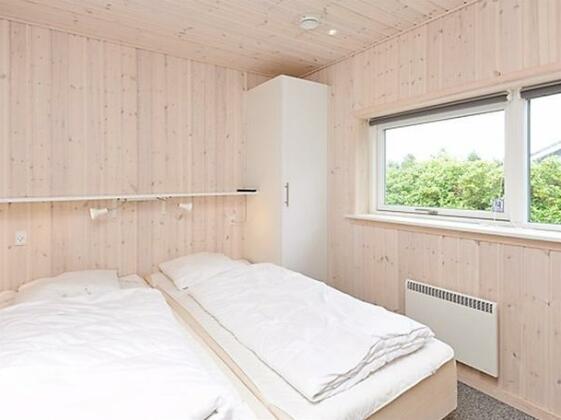 Four-Bedroom Holiday home in Blavand 32 - Photo5