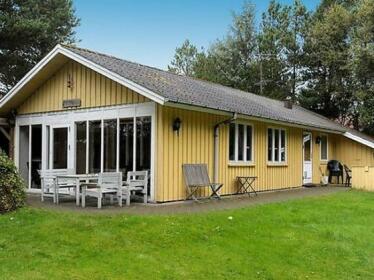 Four-Bedroom Holiday home in Blavand 35