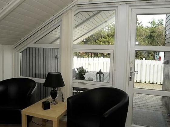 Four-Bedroom Holiday home in Blavand 45 - Photo5