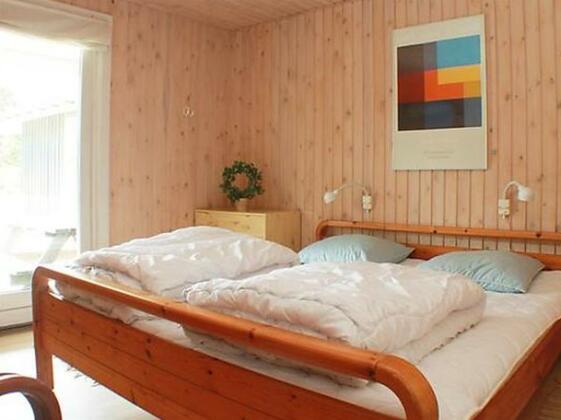 Four-Bedroom Holiday home in Blavand 50 - Photo4