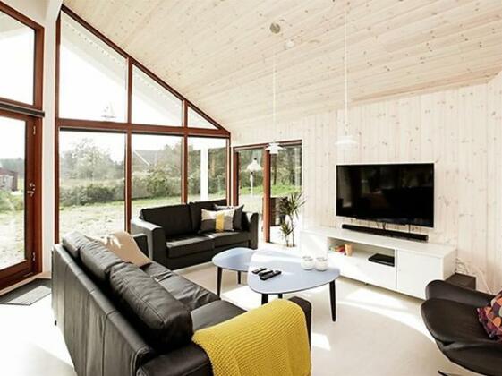 Four-Bedroom Holiday home in Blavand 53 - Photo5