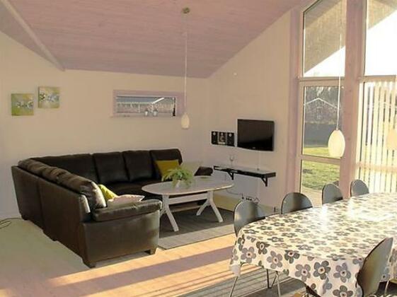 Four-Bedroom Holiday home in Oksbol 3 - Photo3