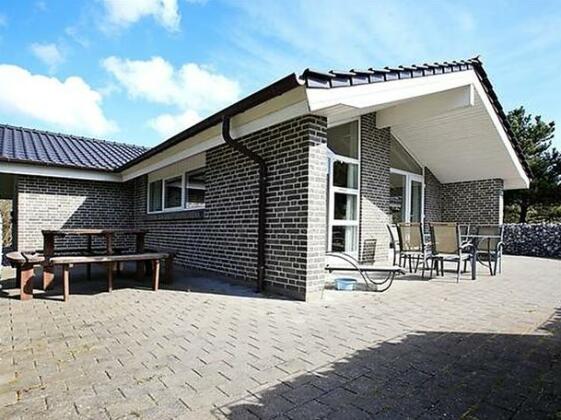Four-Bedroom Holiday home in Vejers Strand 4 - Photo3